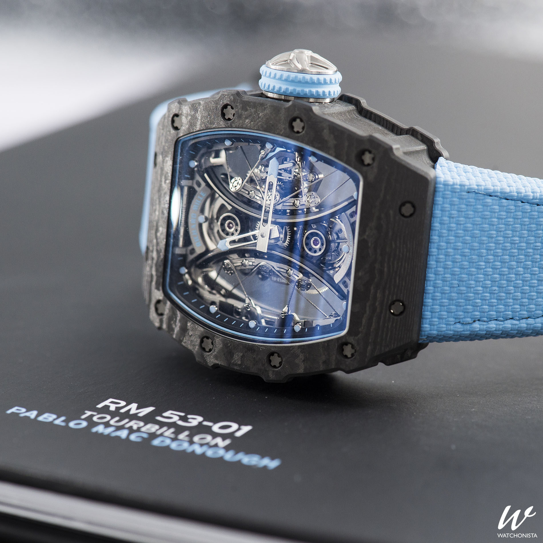 richard-mille-rm-53-01-v-polo-tr-n-chi-n-kh-c-li-t-c-a-nh-ng-qu